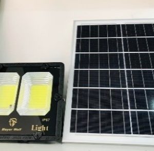 Đèn pha năng lượng mặt trời 100W 2K Mayor Wolf